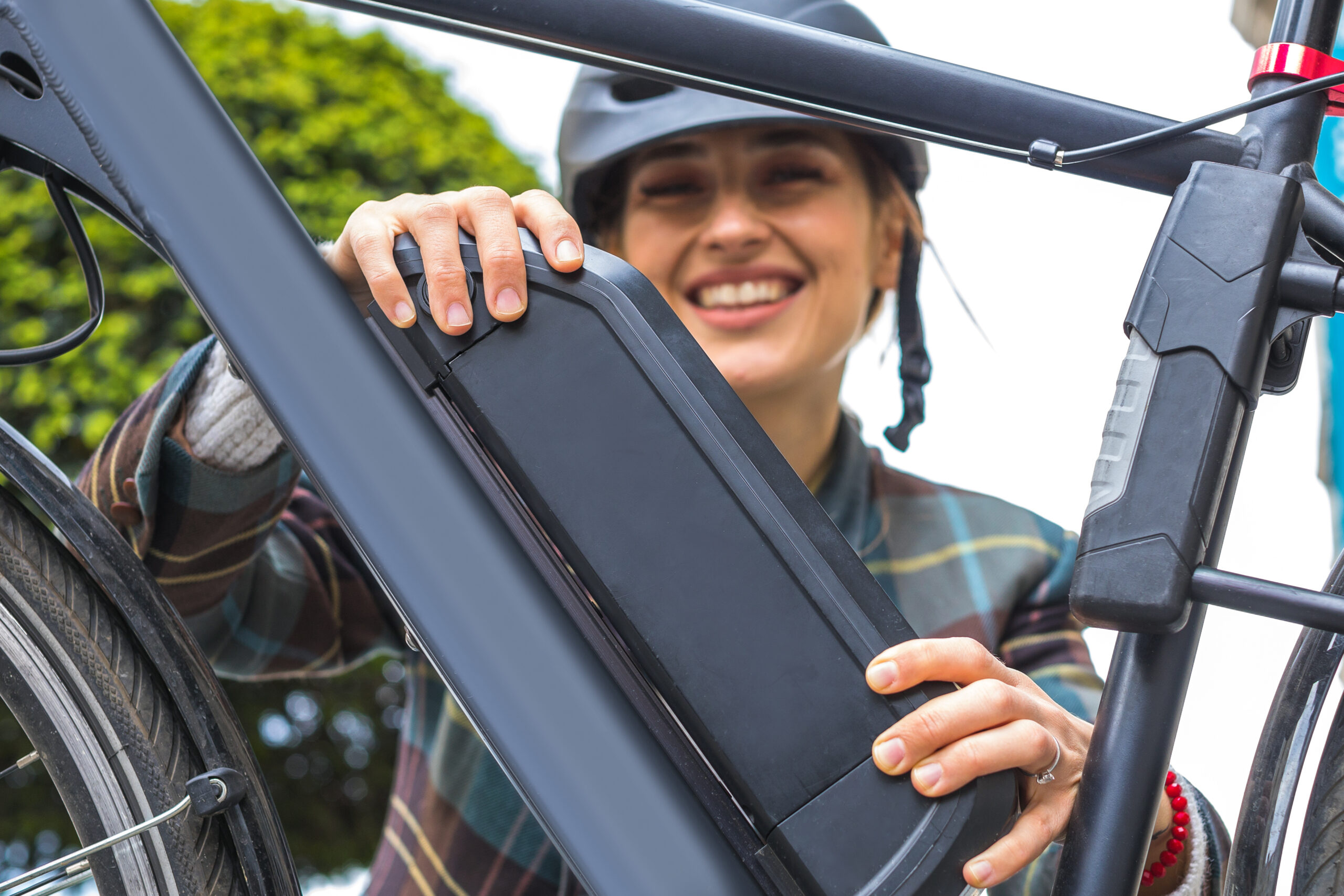 Solar powered store electric bike kit